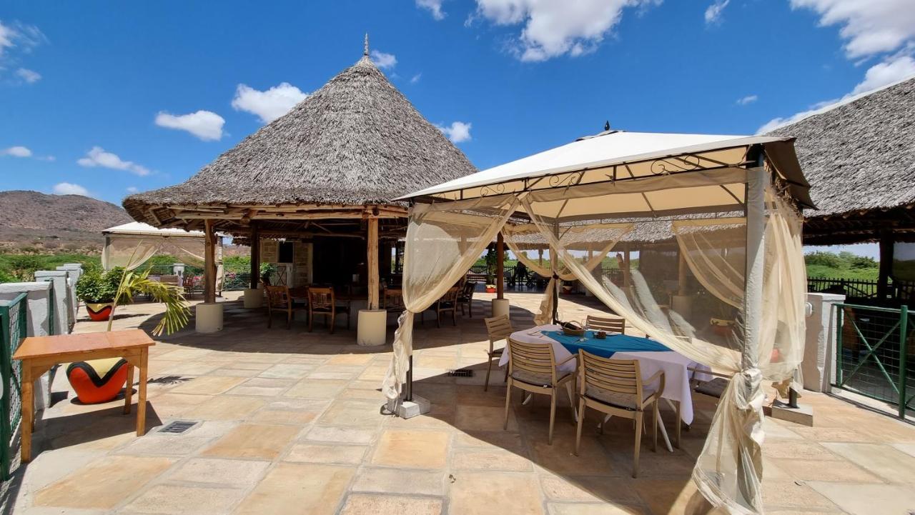 Отель Manyatta Camp Voi Экстерьер фото