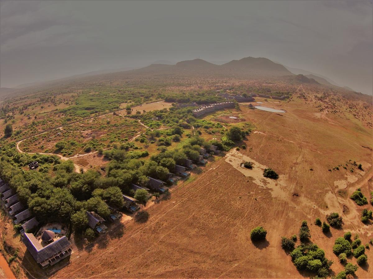 Отель Manyatta Camp Voi Экстерьер фото